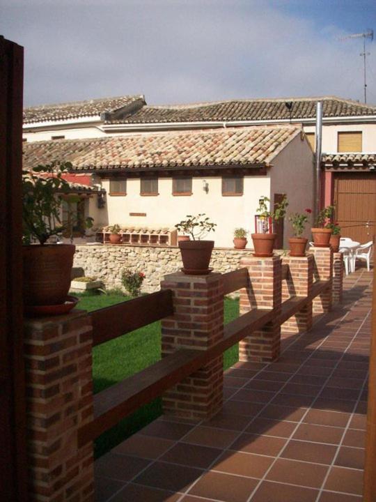 Albergue Estrella Del Camino Fromista Exterior photo